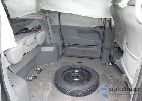 2014 Toyota Sienna Xle/Limited z USA, uszkodzony, nr VIN 5TDYK3DC9ES438667